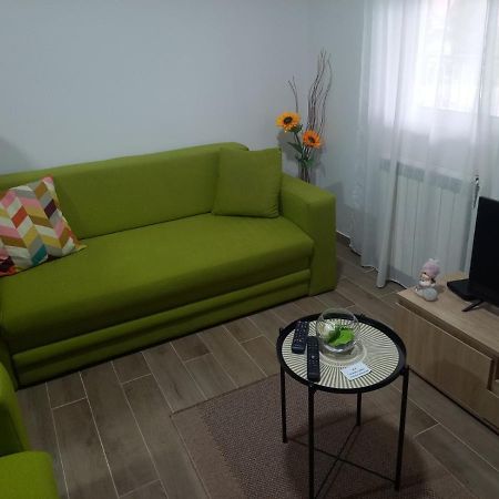 Dunja 1 Apartment Filmski Grad Luaran gambar