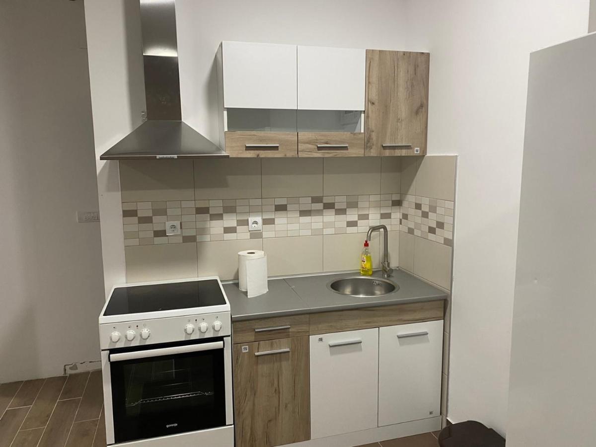 Dunja 1 Apartment Filmski Grad Luaran gambar
