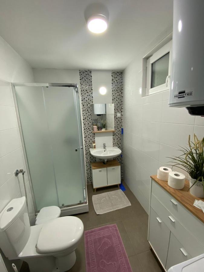 Dunja 1 Apartment Filmski Grad Luaran gambar