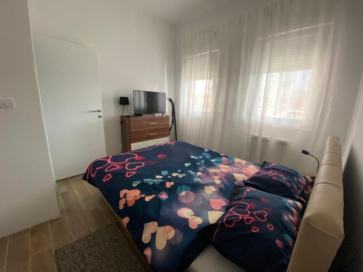 Dunja 1 Apartment Filmski Grad Luaran gambar