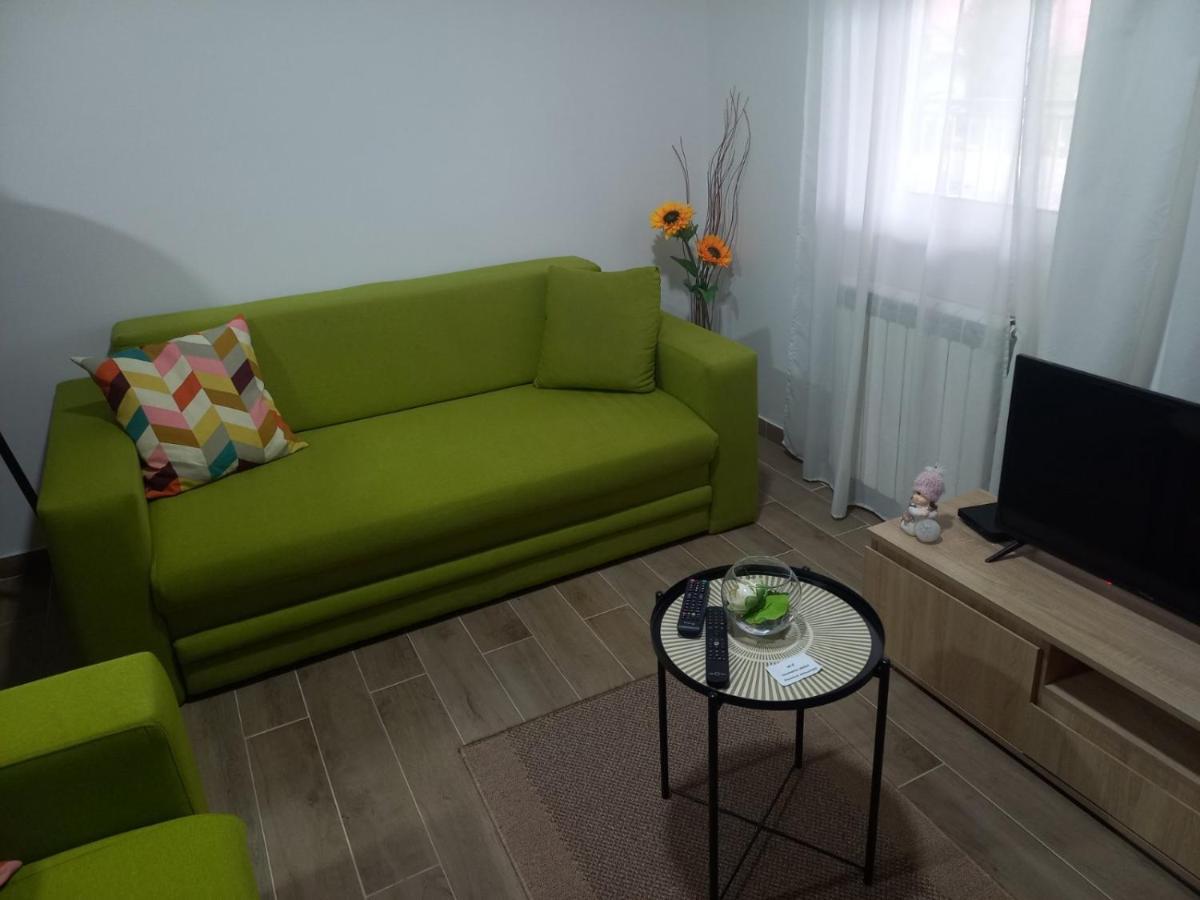 Dunja 1 Apartment Filmski Grad Luaran gambar